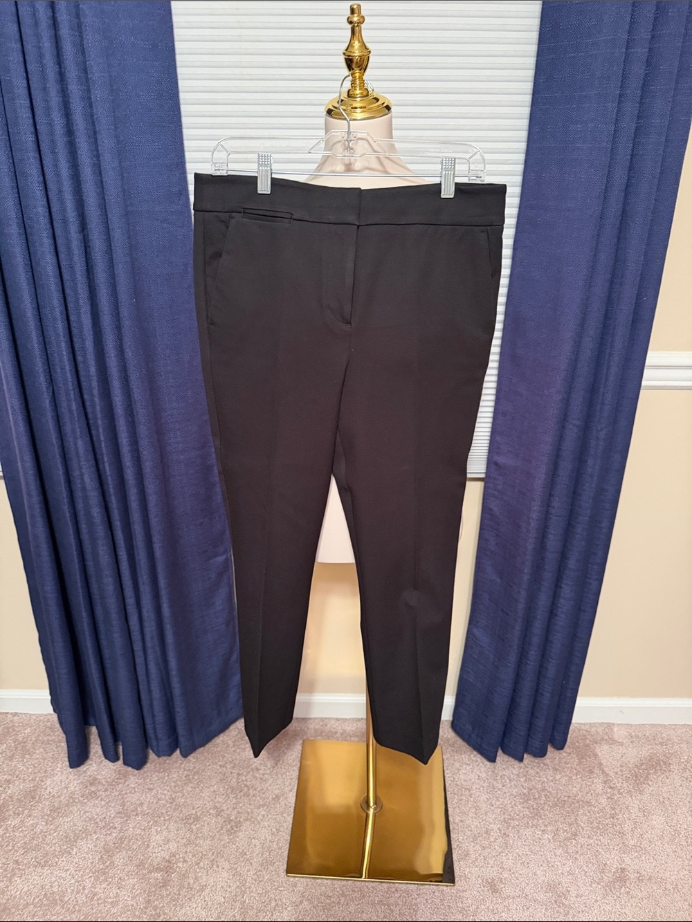 LOFT Black Cropped Tappered Leg Dress Pants